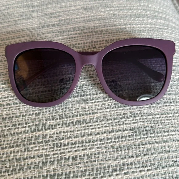 Sunglasses - Picture 2 of 4